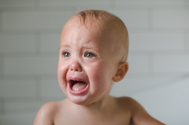 Niño-que-no-quiere-bañarse